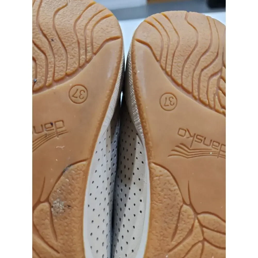 Dansko Odina Women’s Shoes Size 37 / US 6.5-7 Beige Slip On Loafers